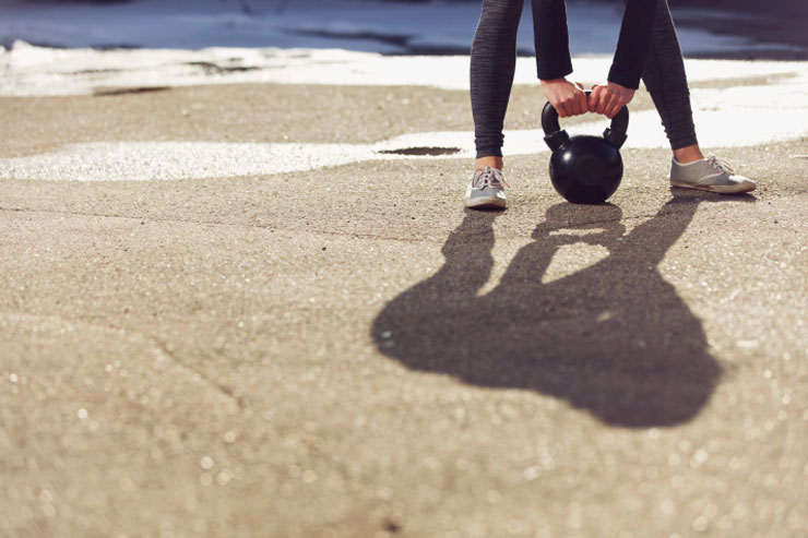 Kettlebell-Crossfit-Picking-Up